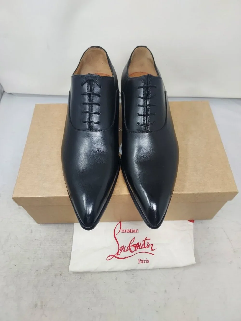 CHRISTIAN LOUBOUTIN MENS Pelvis Black Pointed Toe Lace Up Oxford Shoe